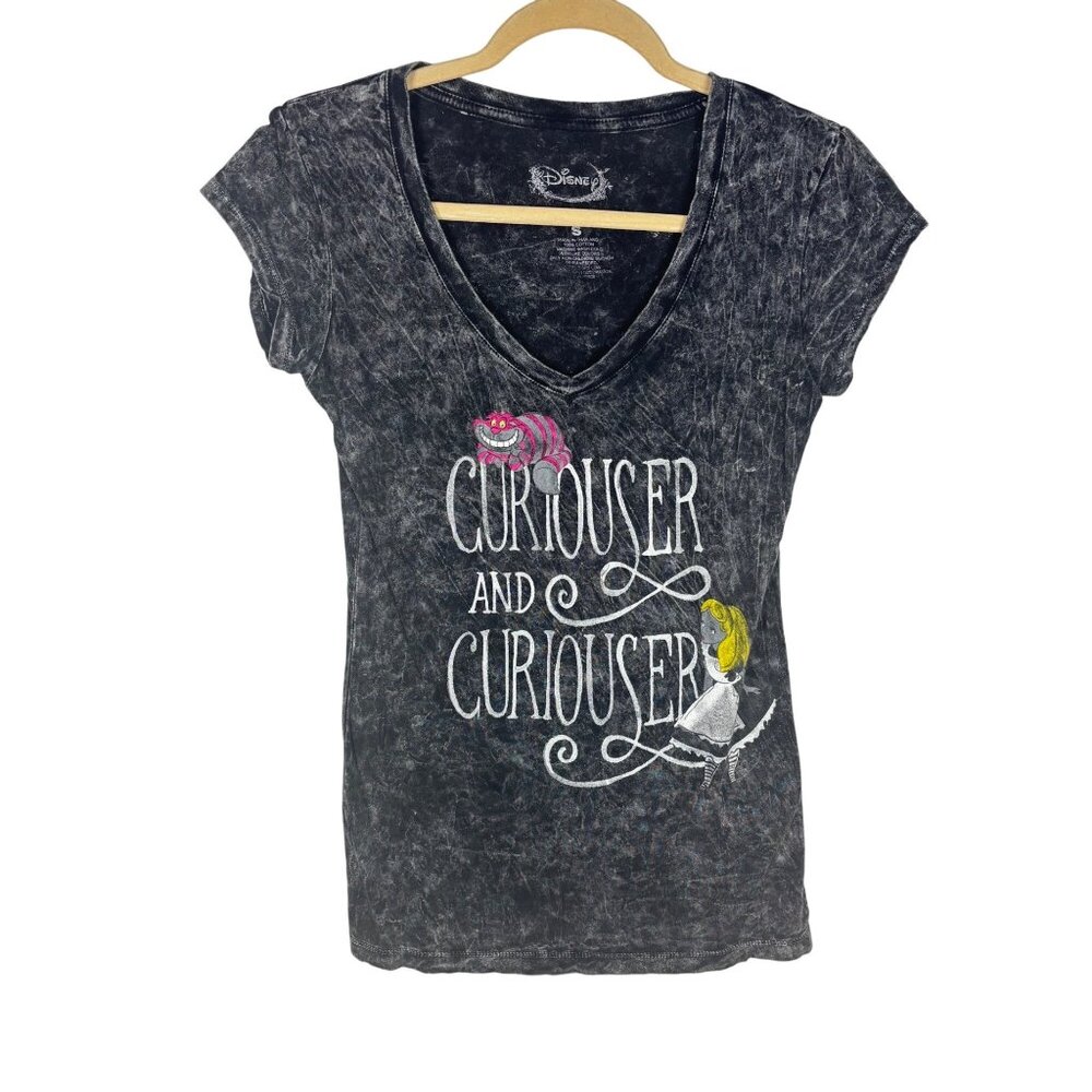 Disney S Curiouser & Curiouser Alice In Wonderland V-Neck T-Shirt Gray Acid Wash